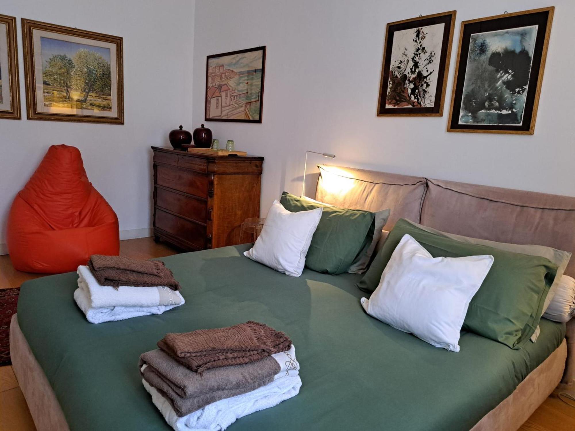 Casa Mari - Free Secure Parking, Breakfast, Private Bathroom, Wifi, Garden, Aircon, 3 Min Walk To Metro And Train Station Milan Exterior photo