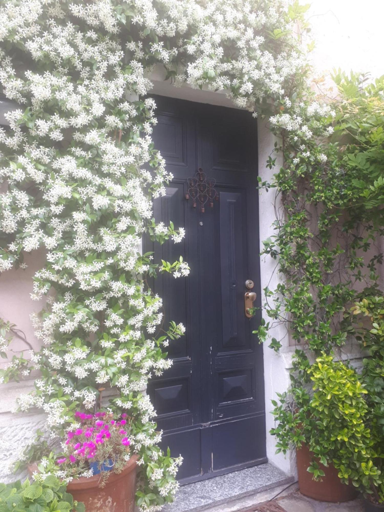 Casa Mari - Free Secure Parking, Breakfast, Private Bathroom, Wifi, Garden, Aircon, 3 Min Walk To Metro And Train Station Milan Exterior photo